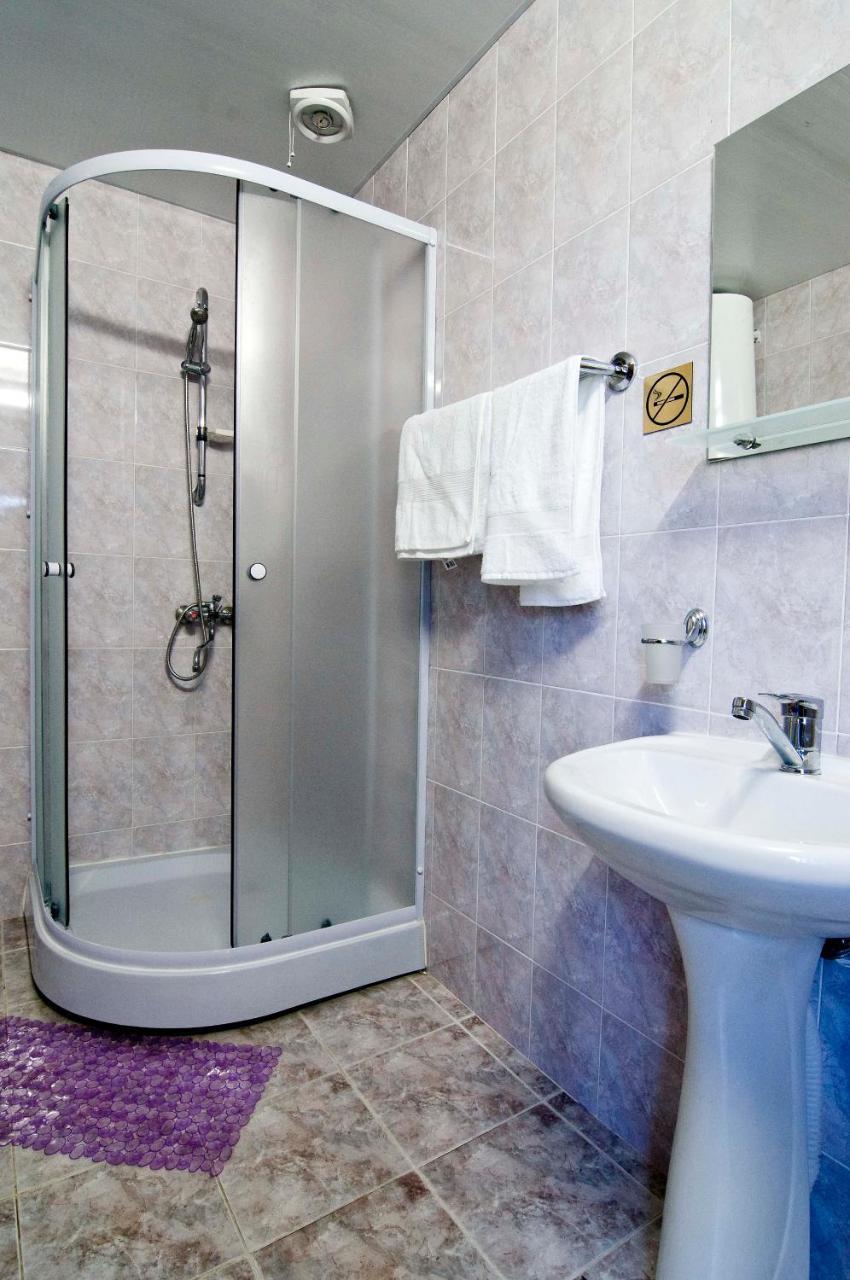 Guest House Zvanba Gagra Exterior foto