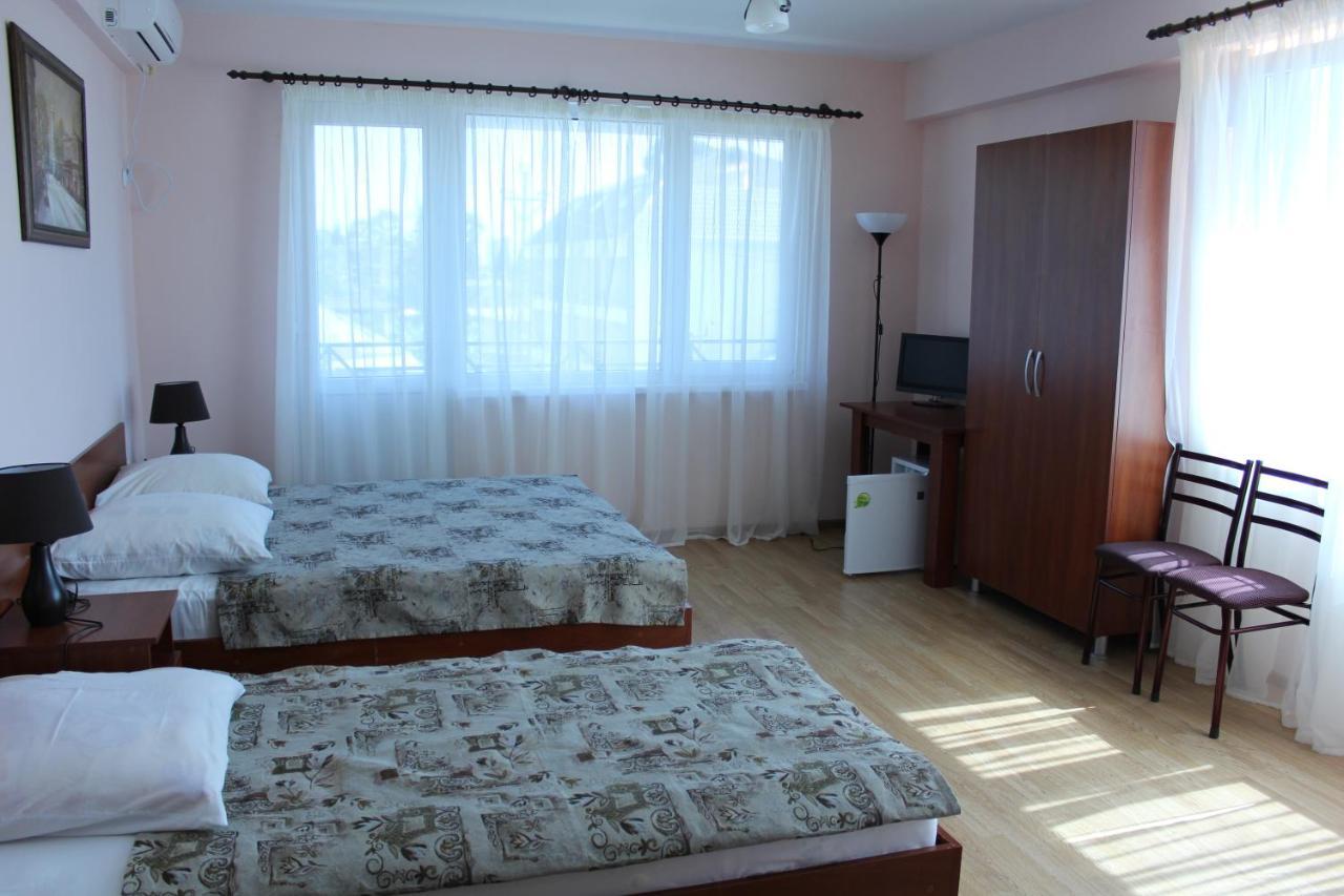 Guest House Zvanba Gagra Exterior foto