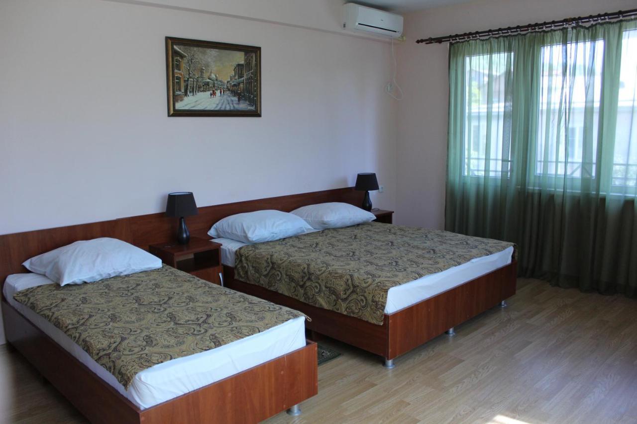 Guest House Zvanba Gagra Exterior foto
