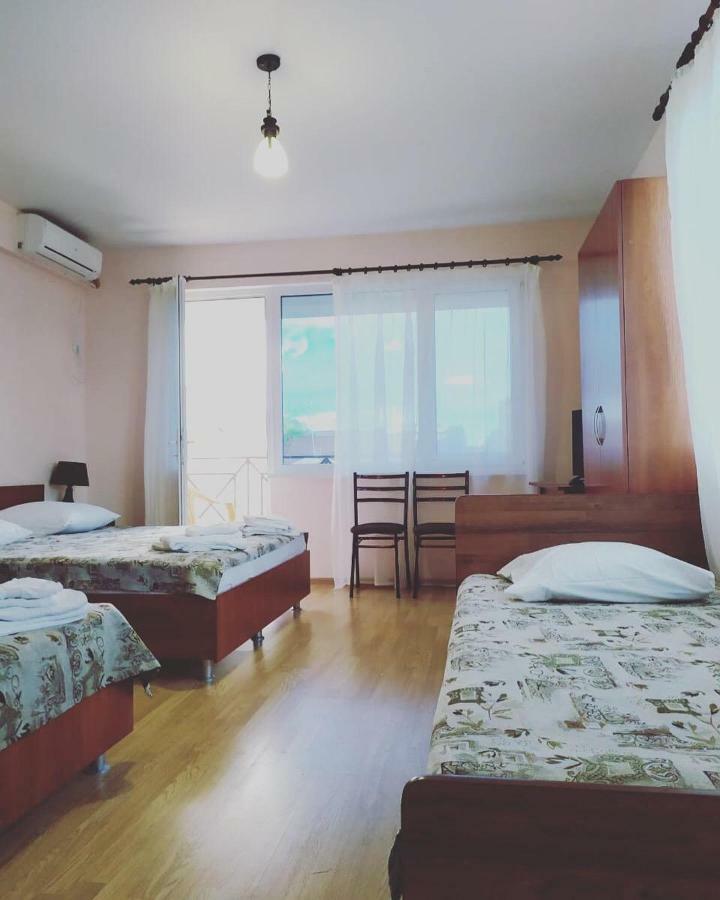 Guest House Zvanba Gagra Exterior foto
